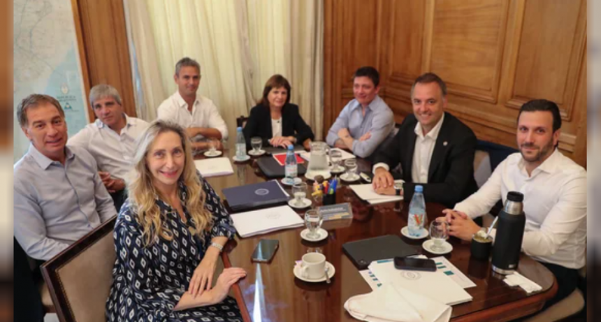 LA MESA POLÍTICA SE REÚNE EN CASA ROSADA Y DEBATE EL TEMARIO DE EXTRAORDINARIAS