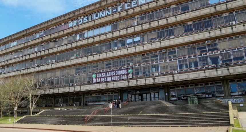 PARO DEL PERSONAL DOCENTE Y NO DOCENTE DE LA UBA POR COMUNICADO DE CAPITAL HUMANO