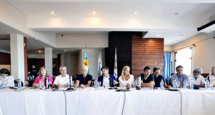 KICILLOF REÚNE SU NÚCLEO DURO EN GESELL, CON LA PELEA CONTRA MÁXIMO EN EL PJ AL TOPE DE LA AGENDA