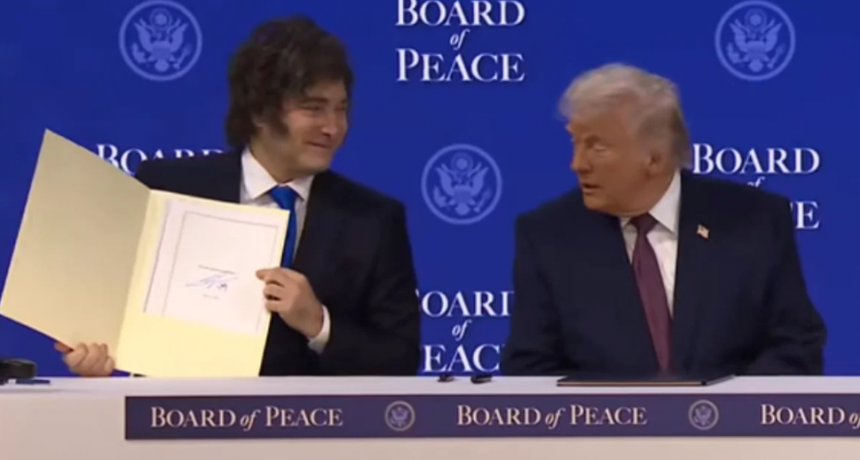 JAVIER MILEI PARTICIPÓ DE LA FIRMA DEL CONSEJO DE LA PAZ CREADO POR DONALD TRUMP