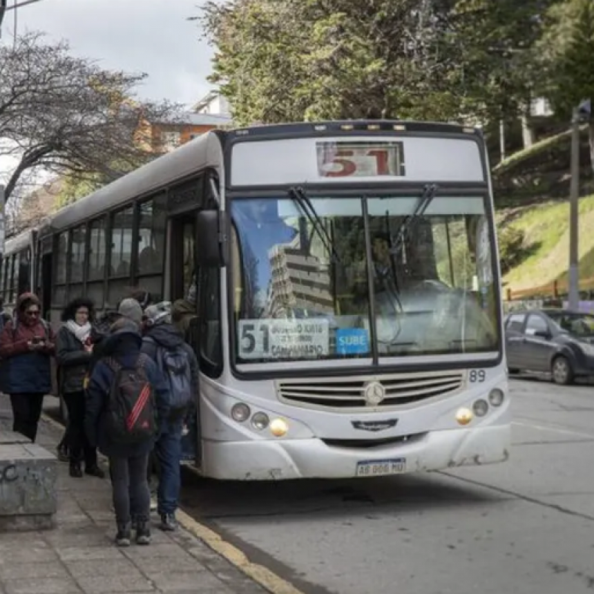 CON LA PARITARIA TRABADA, LA UTA ADVIERTE QUE SI NO HAY ACUERDO EL MARTES HABRÁ PARO DE ÓMNIBUS