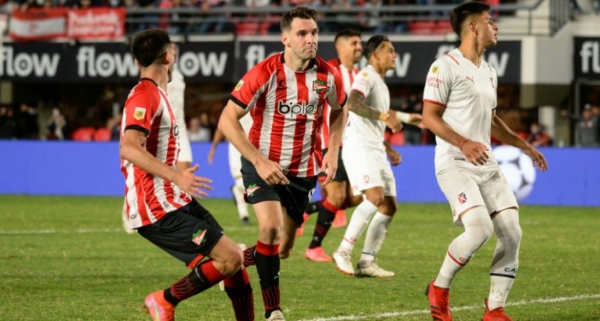 ESTUDIANTES LE GANÓ 2-1 A INDEPENDIENTE EN LA NOCHE DE LA PLATA