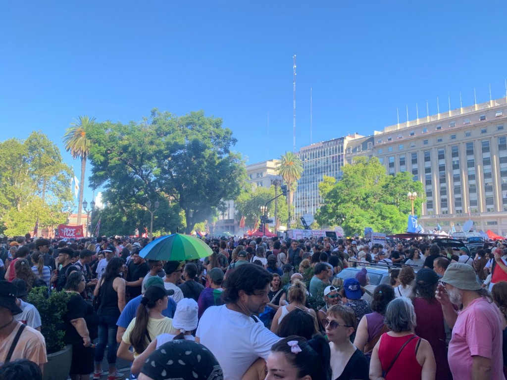 FUE HISTORICA, MASIVA, PLURAL Y EXTENDIDA A TODO EL PAÍS LA JORNADA “ANTIFASCISTA” ENCABEZADA POR EL COLECTIVO LGBTQ+