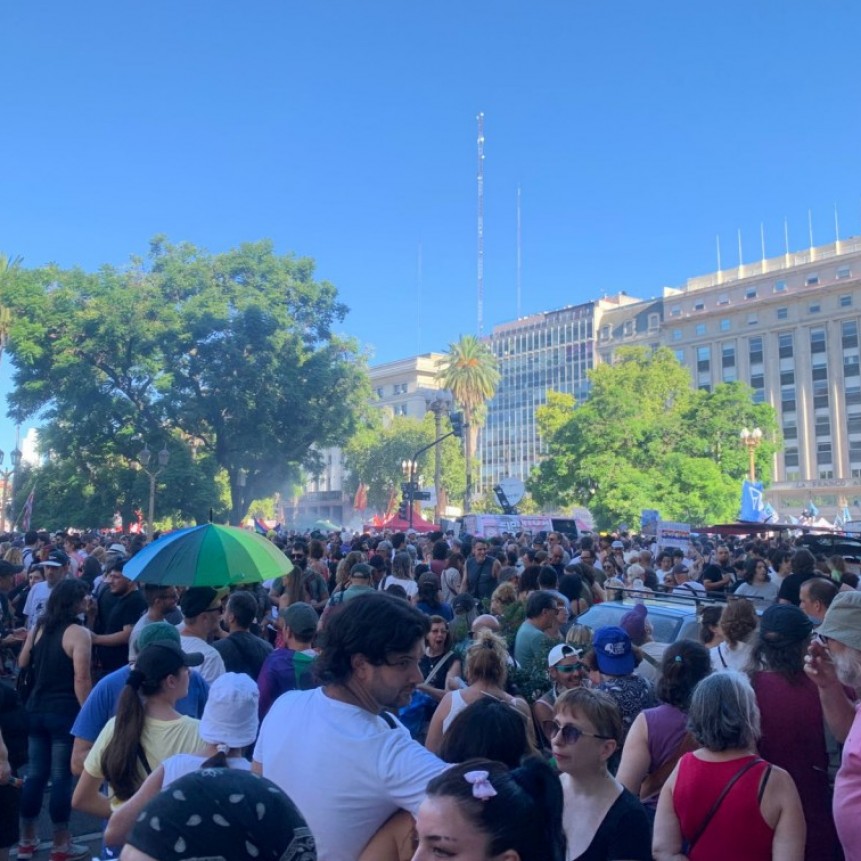 FUE HISTORICA, MASIVA, PLURAL Y EXTENDIDA A TODO EL PAÍS LA JORNADA “ANTIFASCISTA” ENCABEZADA POR EL COLECTIVO LGBTQ+