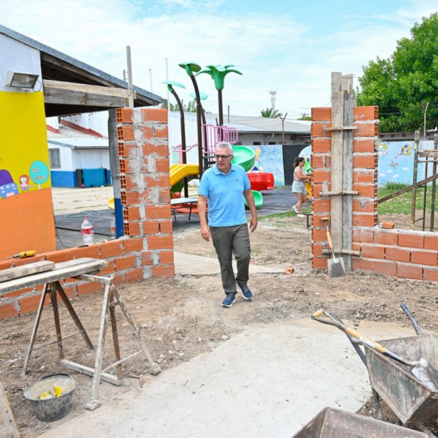 EN DON TORCUATO, EL INTENDENTE JULIO ZAMORA SUPERVISÓ LA AMPLIACIÓN DEL JARDÍN DE INFANTES Nº 933