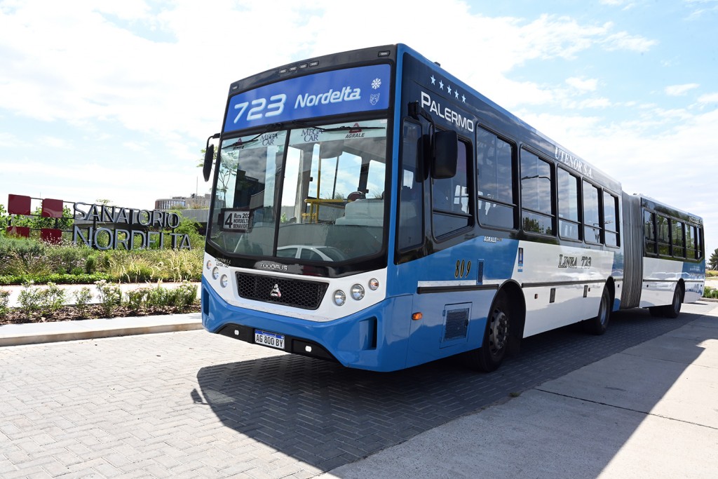 CON EL OBJETIVO DE MEJORAR LA CONECTIVIDAD DE LA COMUNIDAD, LA LÍNEA 723 PRESENTÓ NUEVAS UNIDADES DE COLECTIVOS