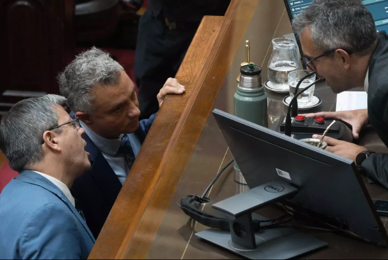 DIPUTADOS AVANZA CON LA REFORMA LABORAL, PERO EL PROYECTO DEBE VOLVER AL SENADO