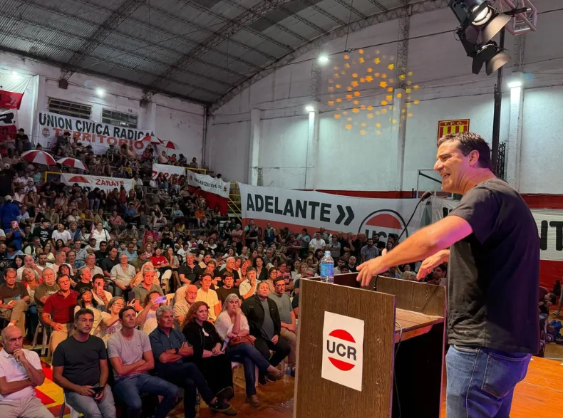 ABAD JUNTÓ A SU TROPA EN MAR DEL PLATA Y PIDIÓ 