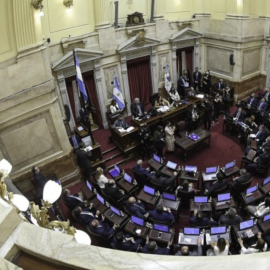CRISTINA FERNÁNDEZ CONVOCÓ AL SENADO A DEBATIR EL ACUERDO CON EL FONDO
