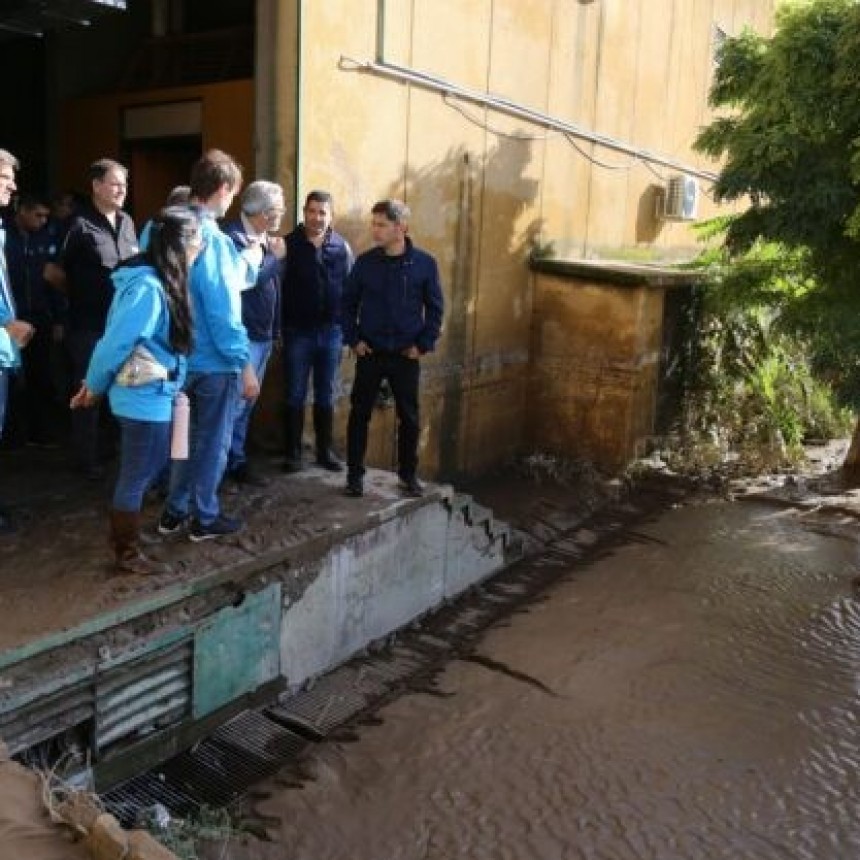 BAHÍA BLANCA: KICILLOF RECORRIÓ LAS ZONAS AFECTADAS TRAS EL TEMPORAL