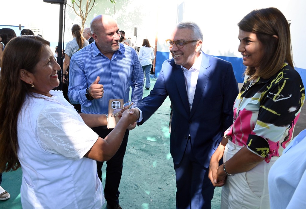 JUNTO A LA COMUNIDAD EDUCATIVA, JULIO ZAMORA INAUGUR&Oacute; EL NUEVO EDIFICIO DE LA ESCUELA SECUNDARIA N�49 EN EL TALAR