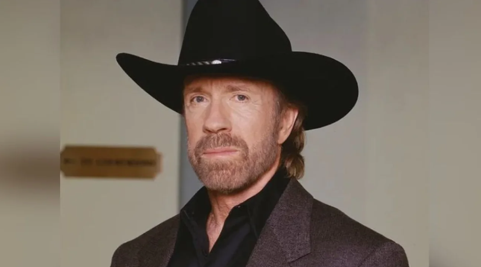 MURI&Oacute; CHUCK NORRIS A LOS 86 A&Ntilde;OS TRAS SER INTERNADO EN HAW&Aacute;I: &ldquo;NUESTROS CORAZONES EST&Aacute;N ROTOS"