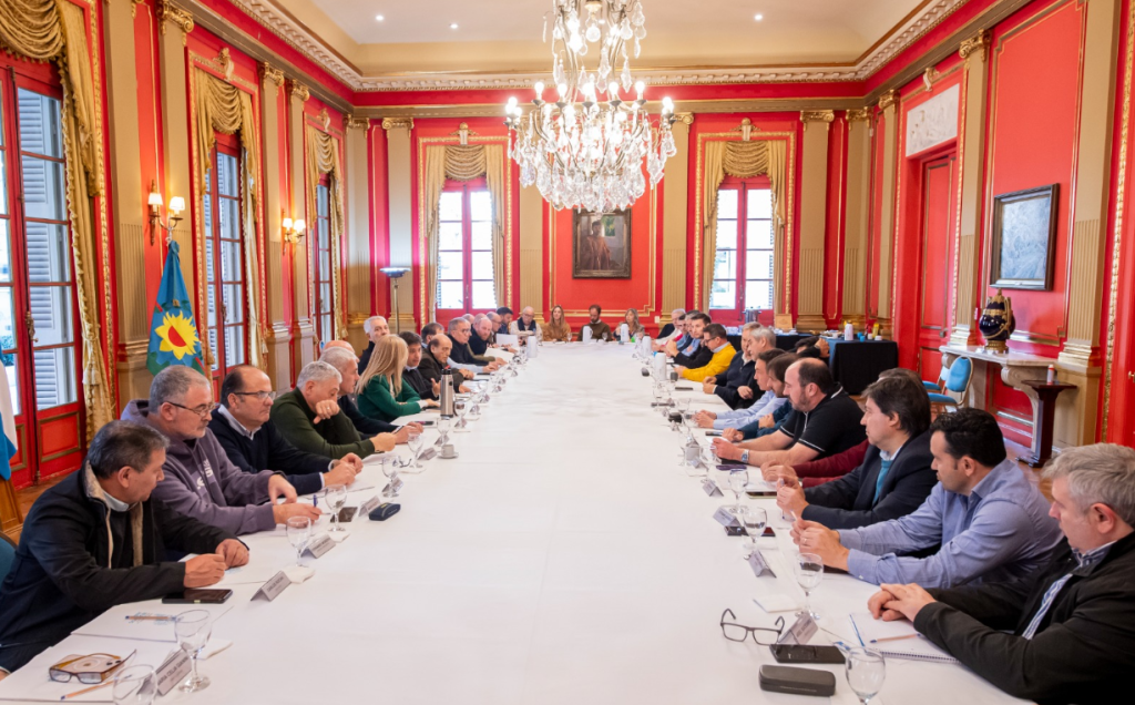 AXEL KICILLOF LLAM&Oacute; A UNA CUMBRE CON INTENDENTES PARA EVALUAR EL IMPACTO DEL AJUSTE DE MILEI