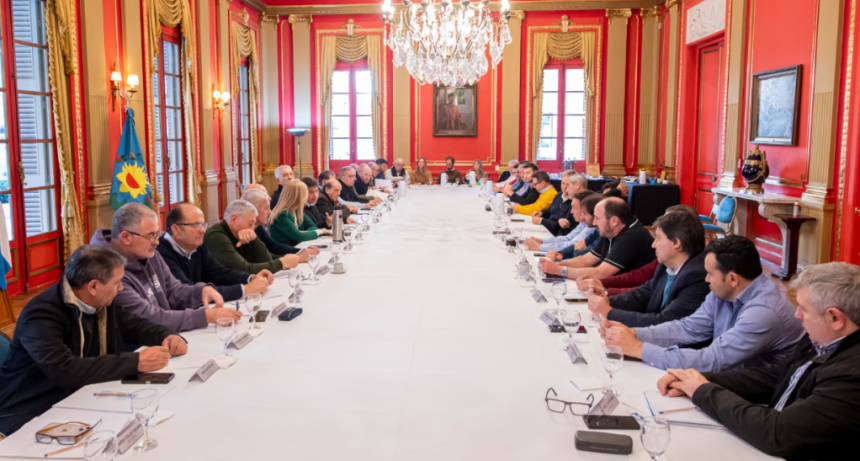 AXEL KICILLOF LLAM&Oacute; A UNA CUMBRE CON INTENDENTES PARA EVALUAR EL IMPACTO DEL AJUSTE DE MILEI