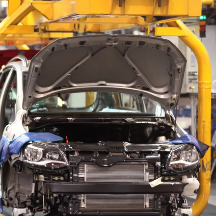  PEUGEOT Y TOYOTA RECORTAN TURNOS Y CRECE EL TEMOR POR DESPIDOS