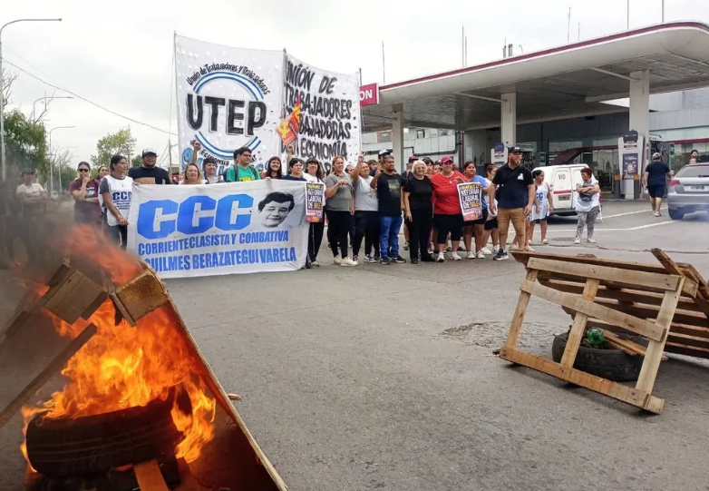 CORTES, MOVILIZACIONES Y TENSI&Oacute;N EN MEDIO DEL RECLAMO POR EL FIN DEL PROGRAMA VOLVER AL TRABAJO