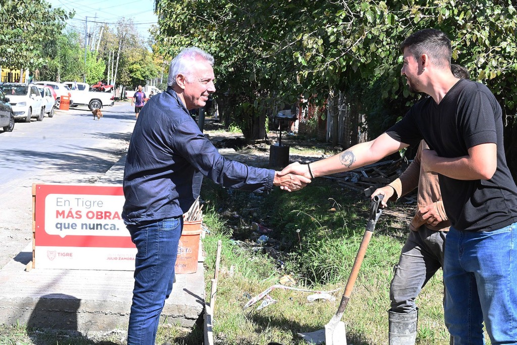 JULIO ZAMORA EN GENERAL PACHECO: &ldquo;VAMOS A EJECUTAR UN TOTAL DE 50 MIL METROS DE VEREDAS VECINALES EN TODO TIGRE&rdquo;
