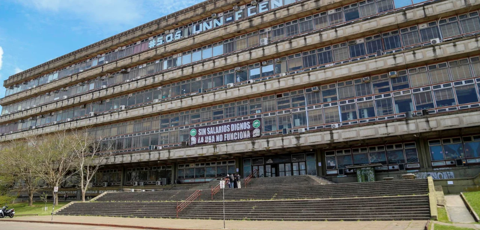 PARO DEL PERSONAL DOCENTE Y NO DOCENTE DE LA UBA POR COMUNICADO DE CAPITAL HUMANO
