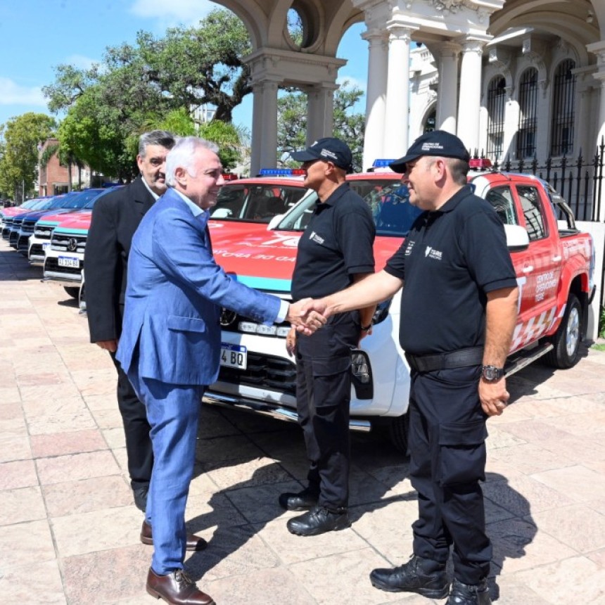 TIGRE AUMENTA SU SEGURIDAD: JULIO ZAMORA ENCABEZ&Oacute; LA ENTREGA DE 25 M&Oacute;VILES PARA EL COT