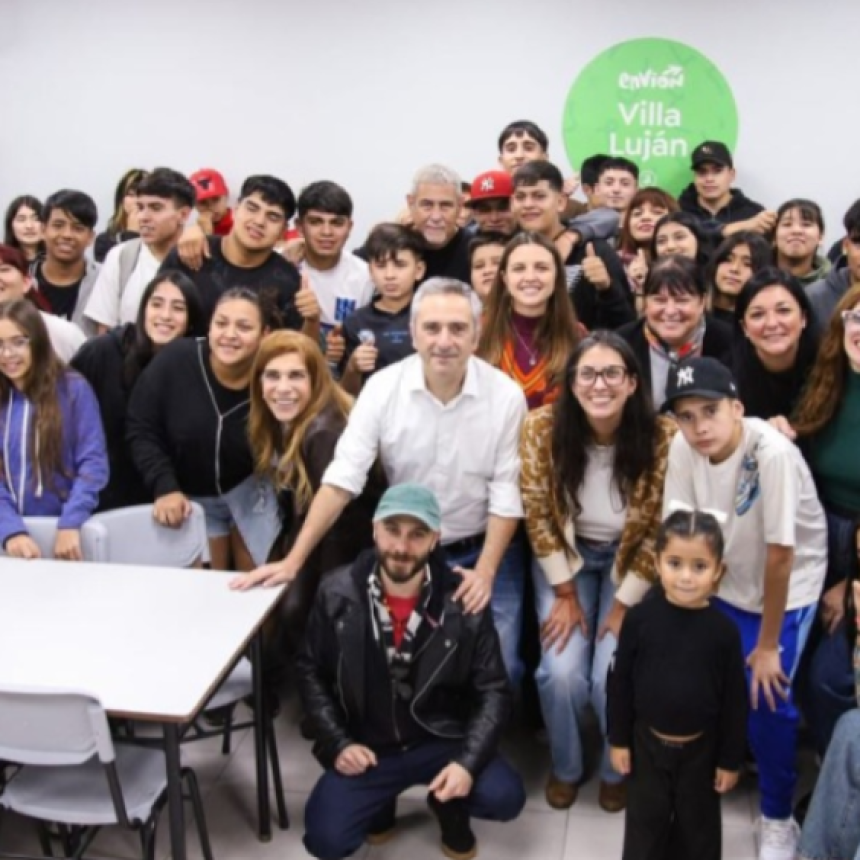EL INTENDENTE FERRARESI Y EL MINISTRO LARROQUE INAUGURARON DOS NUEVOS EDIFICIOS DEL PROGRAMA ENVI&Oacute;N