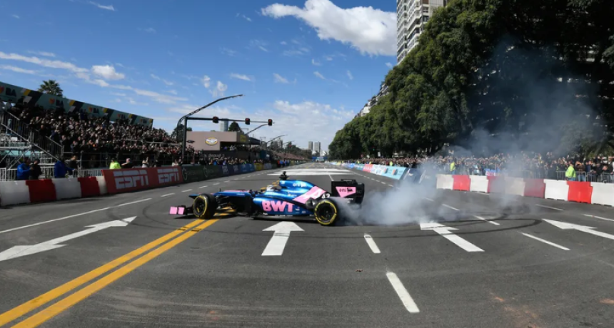 COLAPINTO HIZO HISTORIA: MEDIO MILL&Oacute;N DE PERSONAS VIBR&Oacute; CON UN F&Oacute;RMULA 1