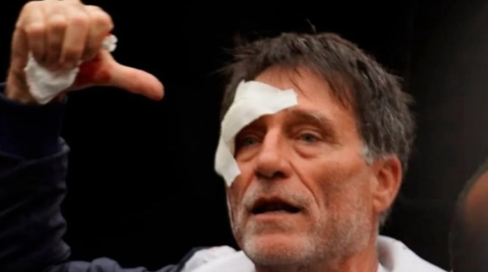 INCIDENTES EN UNA NUEVA MARCHA DE JUBILADOS FRENTE AL CONGRESO Y LA POLICÍA DEMORÓ AL PADRE 