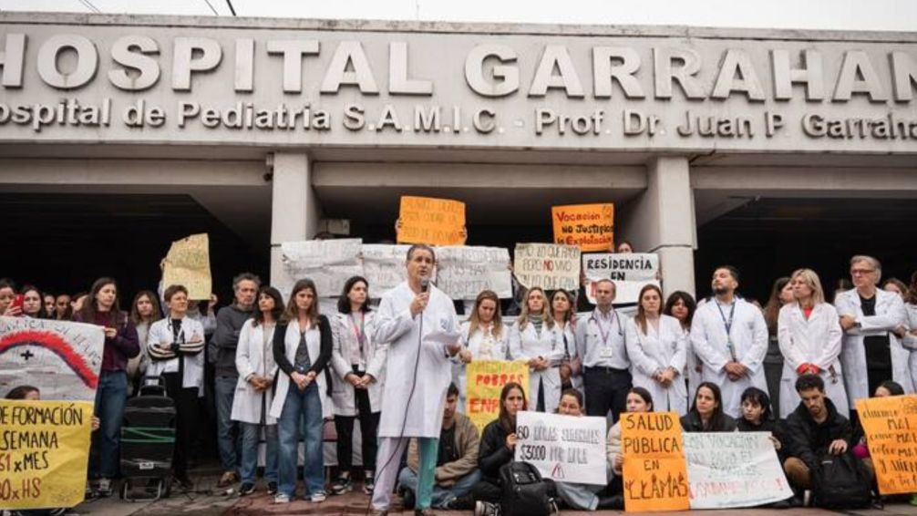 MÉDICOS DEL GARRAHAN DENUNCIARON CONGELAMIENTO EN SUS SUELDOS