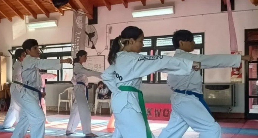  ESCUELA MUNICIPAL DE TAEKWONDO: SE REALIZÓ EL EXAMEN ANUAL A ESTUDIANTES DE TIGRE CON GRAN CONVOCATORIA