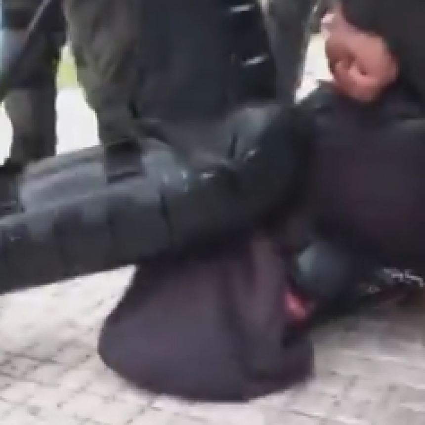  NUEVAMENTE VUELVE LA VIOLENCIA POLICIAL CONTRA LOS JUBILADOS Y CONTRA LOS PERIODISTAS