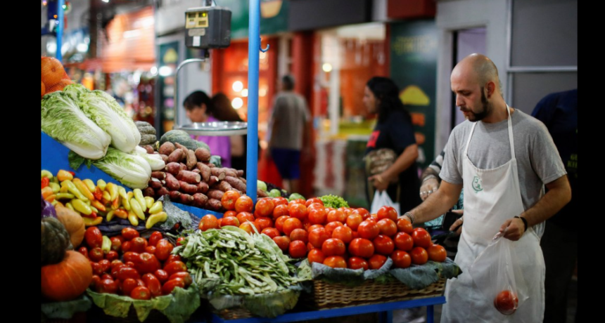 GOLPE AL BOLSILLO: EL CONSUMO MASIVO RETROCEDI&Oacute; EN ABRIL