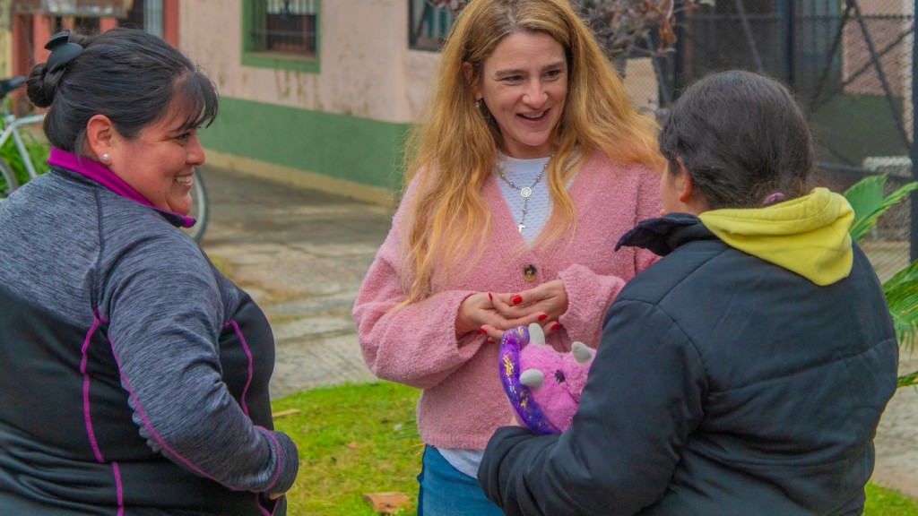 SAN FERNANDO ACERCÓ SERVICIOS Y MEJORÓ EL MOBILIARIO URBANO DEL BARRIO AVIACIÓN