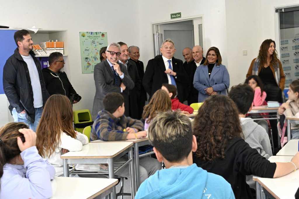 EN EL CLUB HACOAJ DE TIGRE, EL INTENDENTE JULIO ZAMORA ACOMPAÑÓ LA AMPLIACIÓN DE LA SEDE DE LA ESCUELA PRIMARIA ORT