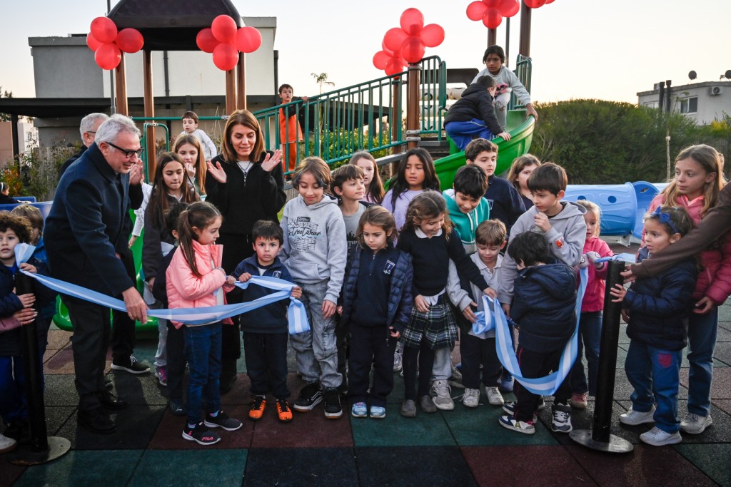 JUNTO A FAMILIAS DE NUEVO DELTA, MORA INAUGURÓ LA PLAZA LOS TEROS: EL ESPACIO PÚBLICO N°98 RENOVADO POR EL MUNICIPIO DE TIGRE
