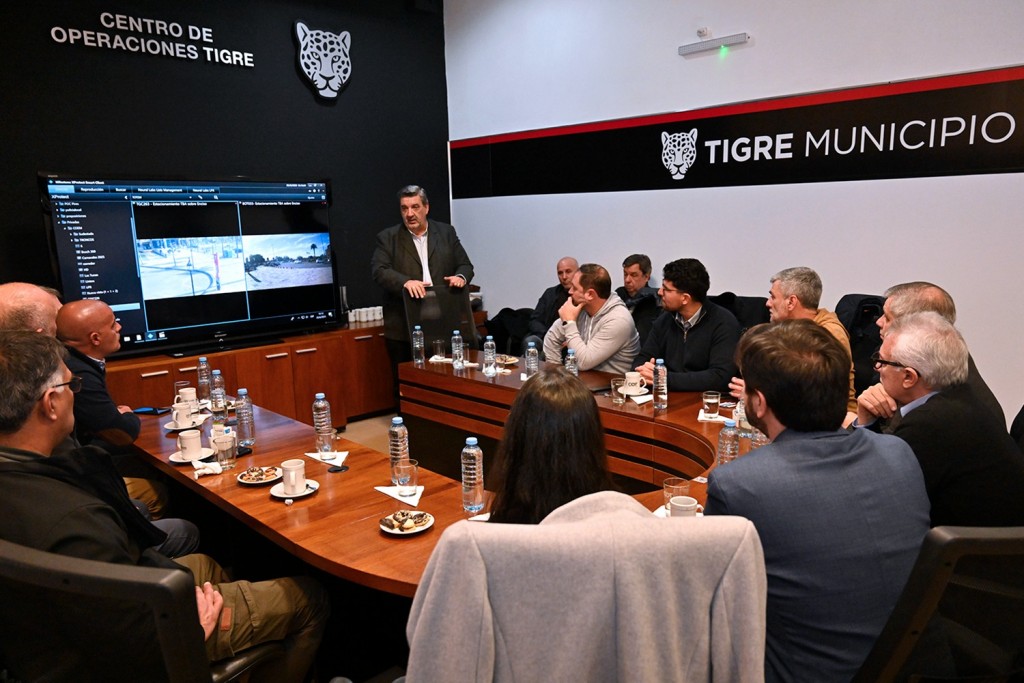 EN TIGRE, JULIO ZAMORA RECIBIÓ A INTENDENTES DE LA PROVINCIA DE BUENOS AIRES CON MOTIVO DE INTERCAMBIAR EXPERIENCIAS EN MATERIA DE SEGURIDAD