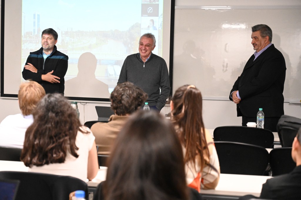 EN LA UCA, JULIO ZAMORA PARTICIP&Oacute; DE UNA CHARLA DEL PROGRAMA EJECUTIVO EN GESTI&Oacute;N, LIDERAZGO Y DESARROLLO LOCAL