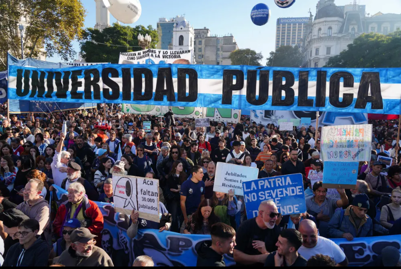 FINANCIAMIENTO UNIVERSITARIO: LA CORTE DEJ&Oacute; FIRME EL FALLO QUE OBLIGA A INCREMENTAR SALARIOS Y BECAS