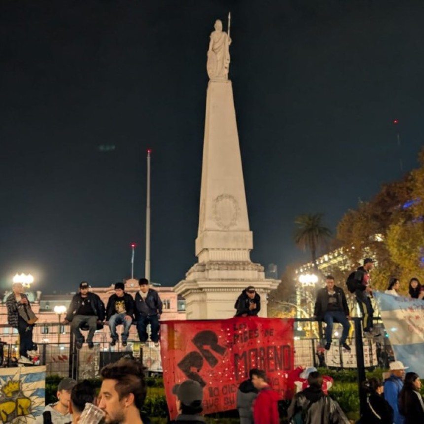 LA MISA DEL ADI&Oacute;S: MILES SE LANZARON A LAS CALLES Y LAS PLAZAS EN TODO EL PA&Iacute;S PARA DESPEDIR AL INDIO