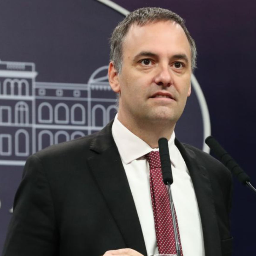 EL CUENTO DEL PENDRIVE CONVIRTI&Oacute; A ADORNI EN EL POL&Iacute;TICO M&Aacute;S MENCIONADO DE LAS REDES