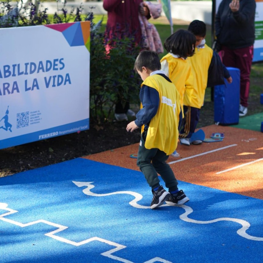  VICENTE L&Oacute;PEZ INAUGUR&Oacute; LA PLAZA ACTIVA JOY OF MOVING EN OLIVOS