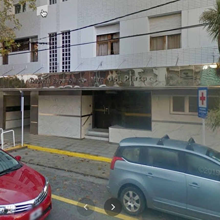 MIENTRAS VELAN EL CUERPO DE UNA MUJER SE DAN CUENTA QUE NO ES SU PARIENTE, QUE ESTÁ VIVA