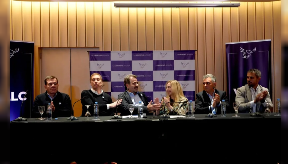  KARINA MILEI CELEBRÓ EL ACUERDO DONDE SE DEBORARON AL PRO EN PBA
