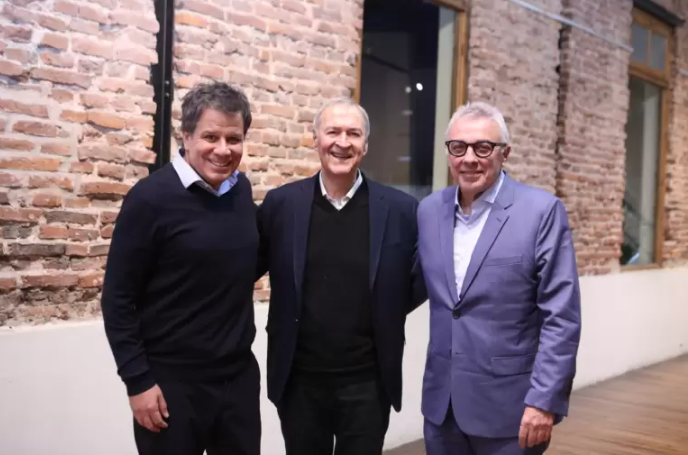 “SOMOS LO DISTINTO” JULIO ZAMORA NO QUIERE NI CAMPORA NI MILEI