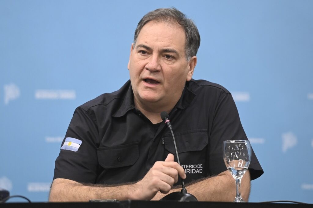 ALONSO CRUZÓ DURO A BULLRICH POR JUSTIFICAR LA POLITIZACIÓN DE LA POLICÍA: “NO ENTIENDO QUE APRUEBE ESO”