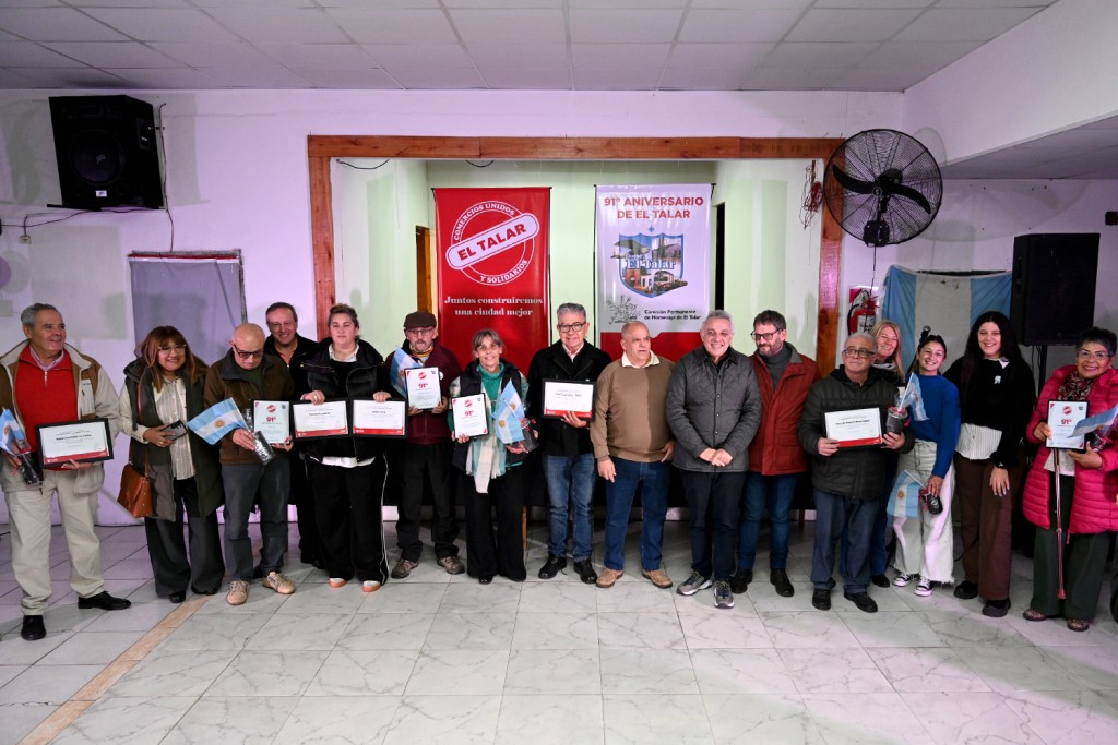 JULIO ZAMORA ACOMPA&Ntilde;&Oacute; LA ENTREGA DE RECONOCIMIENTOS A INSTITUCIONES, COMERCIOS Y PERSONALIDADES DE EL TALAR