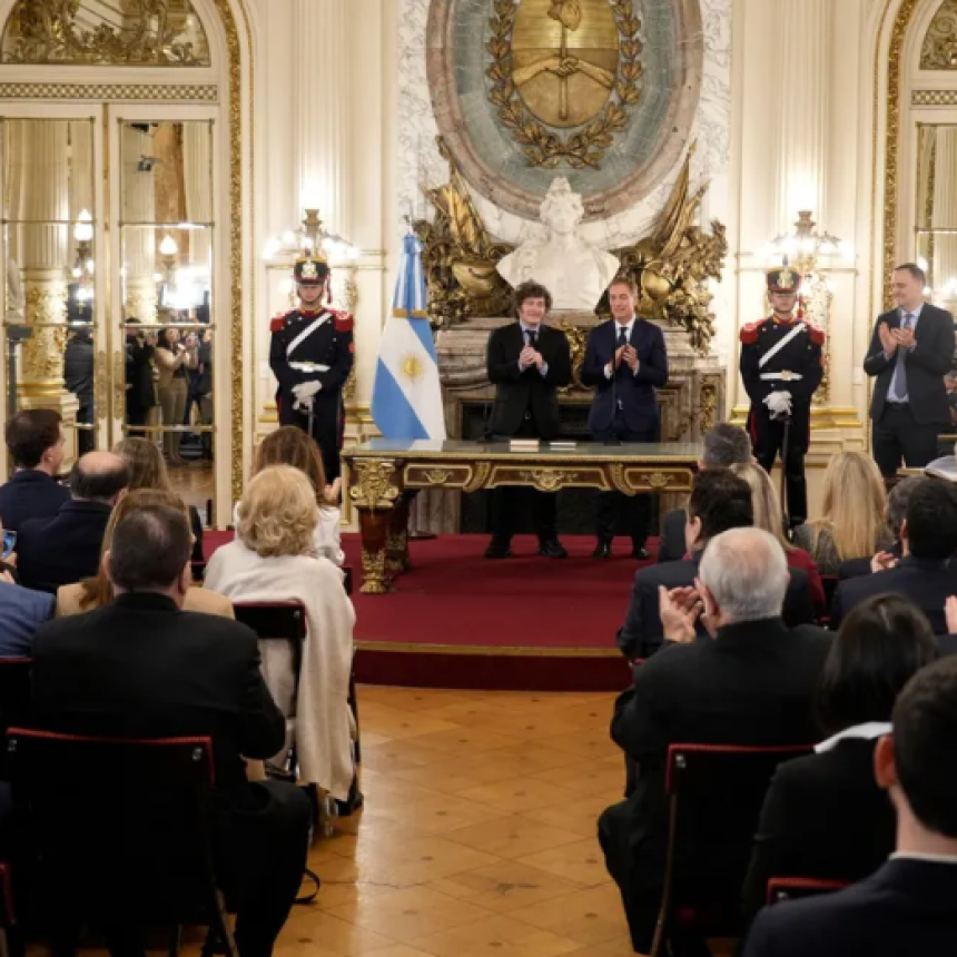 SANTILLI JUR&Oacute; CON APOYO DE LOS GOBERNADORES Y MILEI HIZO UN GESTO DE RESPALDO A ADORNI