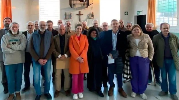 APARECIÓ UNA FOTO DE LA REUNIÓN DE DIPUTADOS Y DIPUTADAS DE LLA EN LA VISITA A REPRESORES VIOLADORES, ASESINOS, Y LADRONES PRESOS