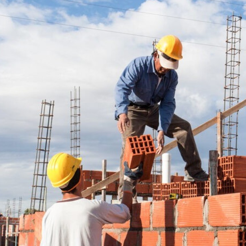 LA RECESIÓN Y LA CRISIS NO AFLOJAN: VOLVIERON A CAER FUERTE LA CONSTRUCCIÓN Y LA INDUSTRIA