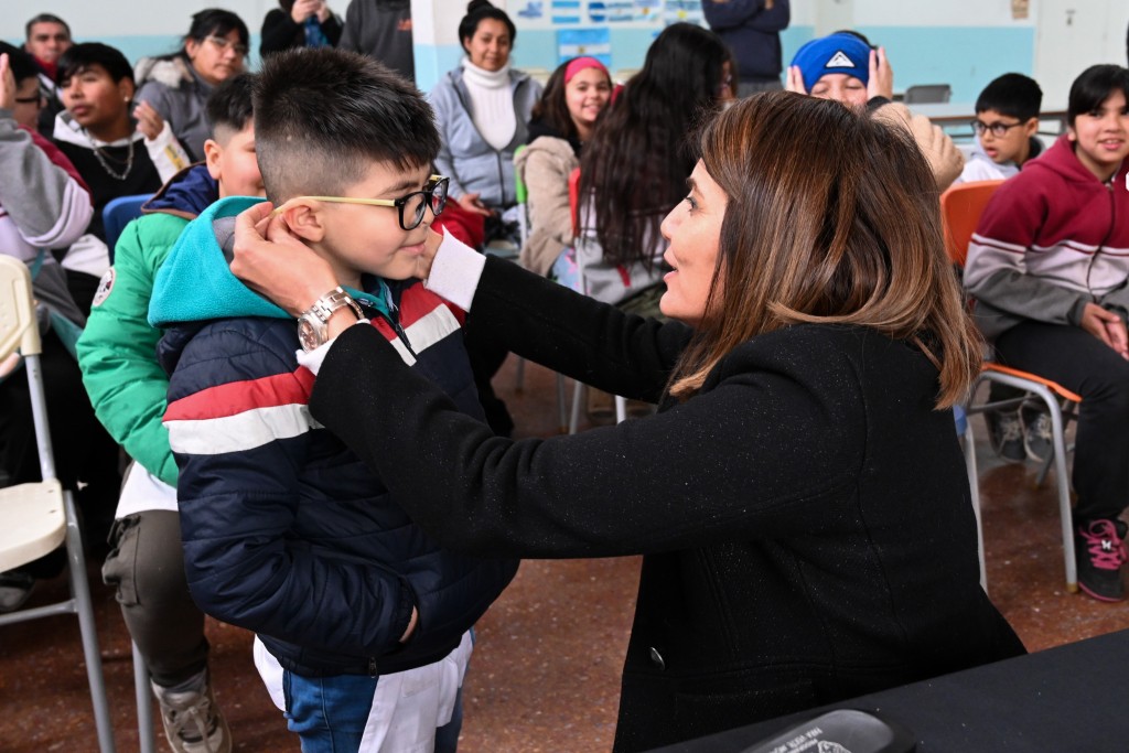 A TRAV&Eacute;S DEL PROGRAMA "PARA VERTE MEJOR", EL MUNICIPIO DE TIGRE ENTREG&Oacute; M&Aacute;S DE 16 MIL PARES DE ANTEOJOS