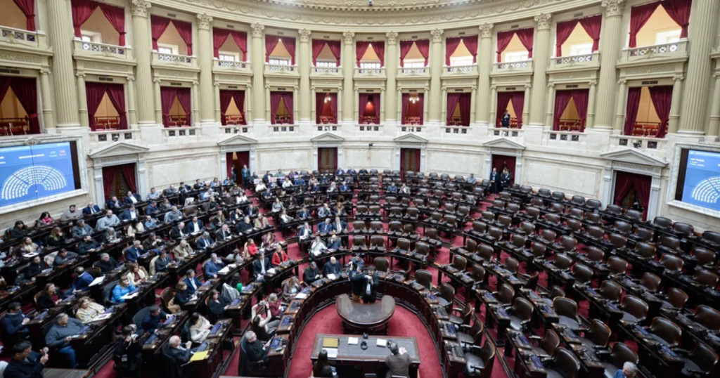 AYUDA POR EL ENDEUDAMIENTO FAMILIAR: EL GOBIERNO BUSCA FRENAR LA SESI&Oacute;N QUE IMPULSA LA OPOSICI&Oacute;N