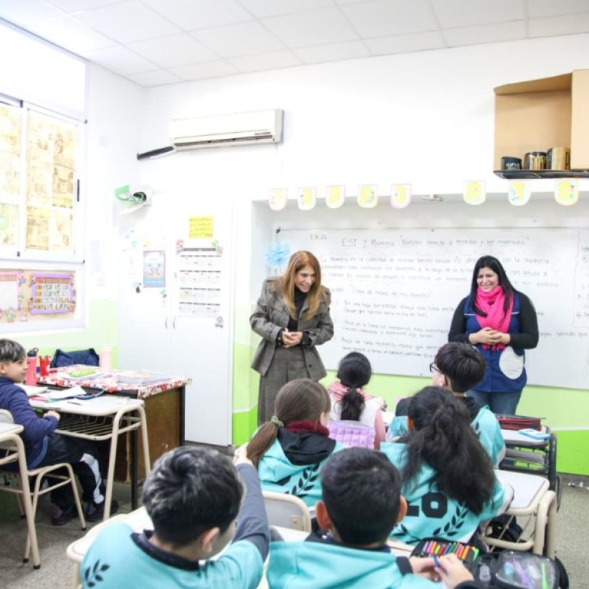 MAGDALENA SIERRA RECORRI&Oacute; LAS OBRAS REALIZADAS EN LA PRIMARIA 36